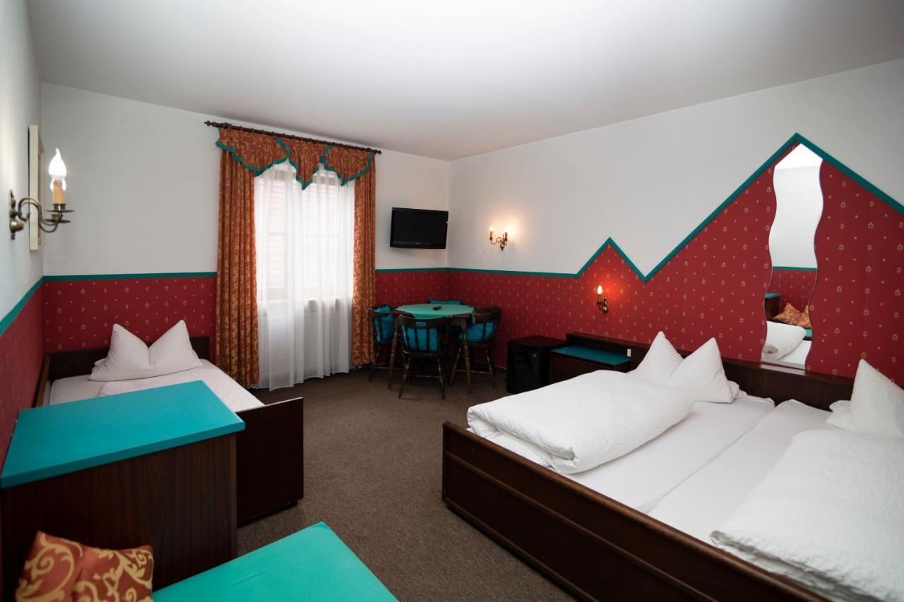 Hotel-Gasthof Zur Post Velburg Eksteriør bilde