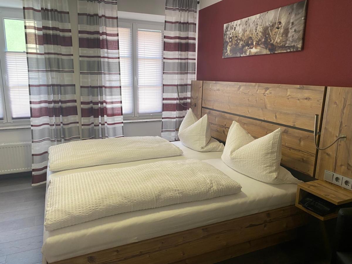 Hotel-Gasthof Zur Post Velburg Eksteriør bilde