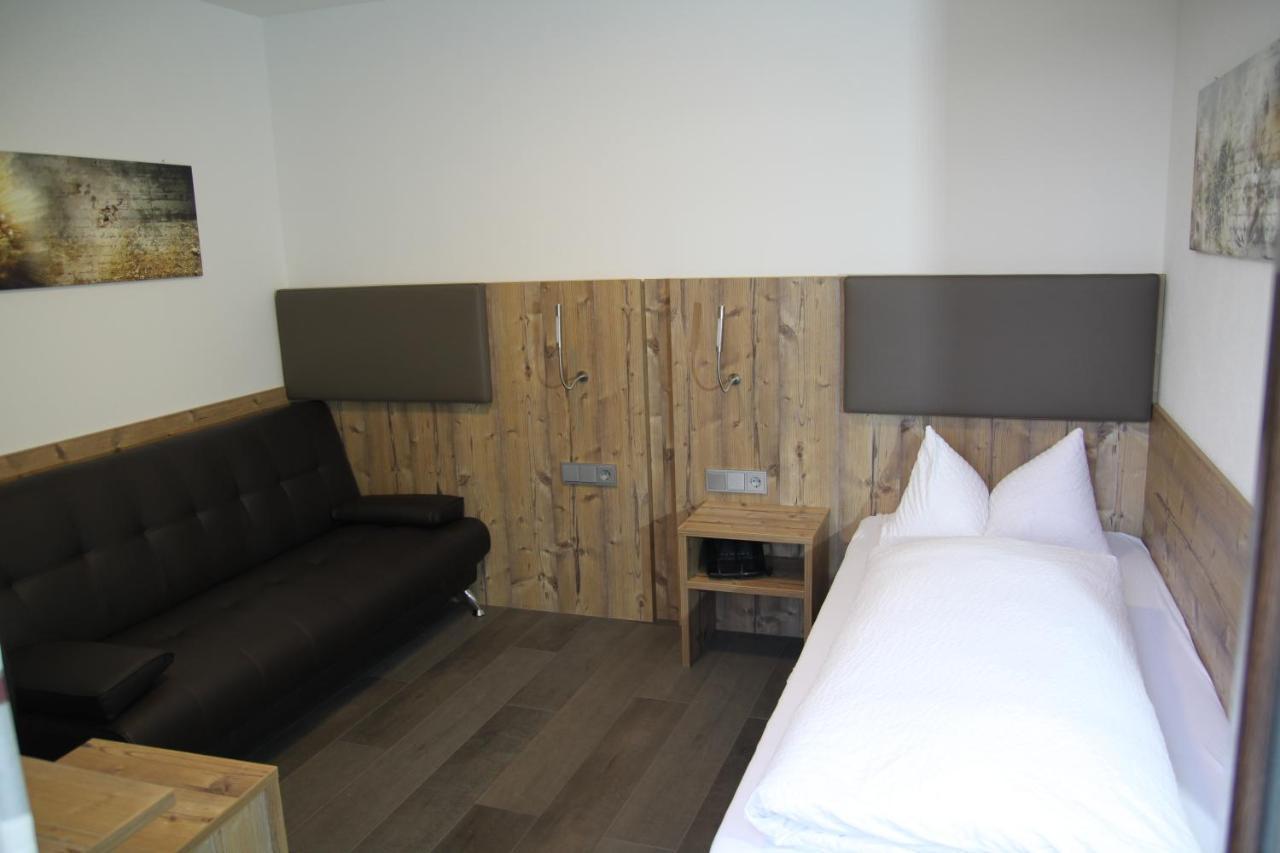 Hotel-Gasthof Zur Post Velburg Eksteriør bilde