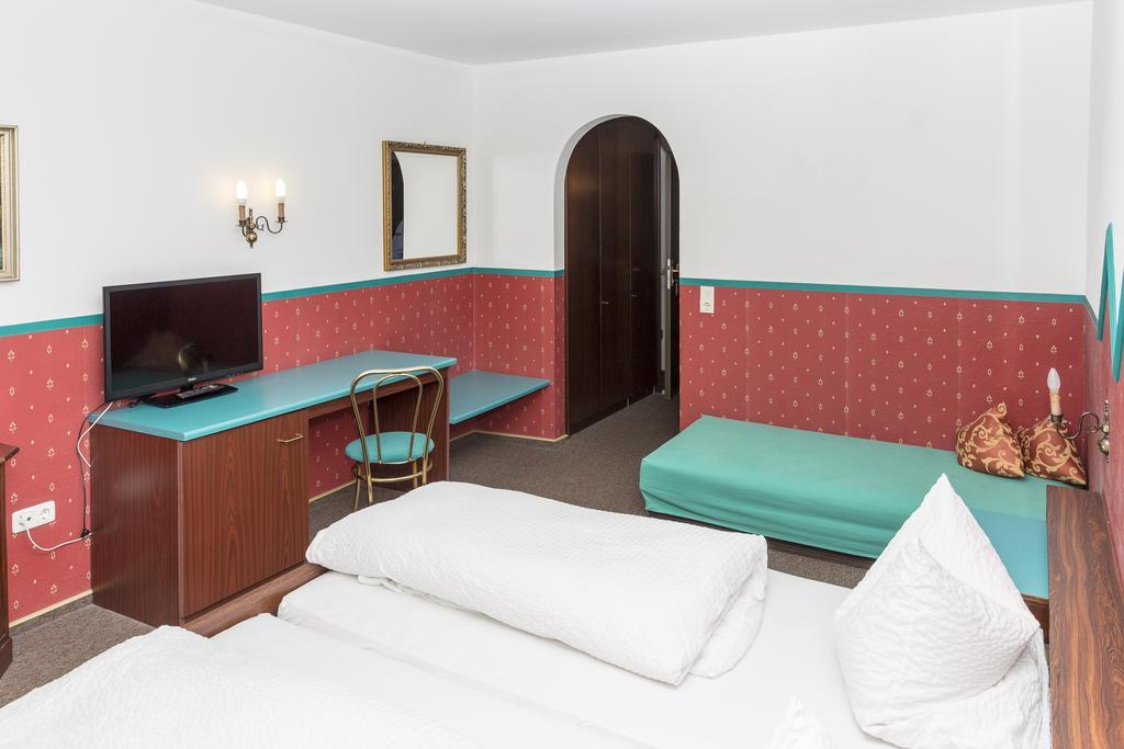 Hotel-Gasthof Zur Post Velburg Eksteriør bilde