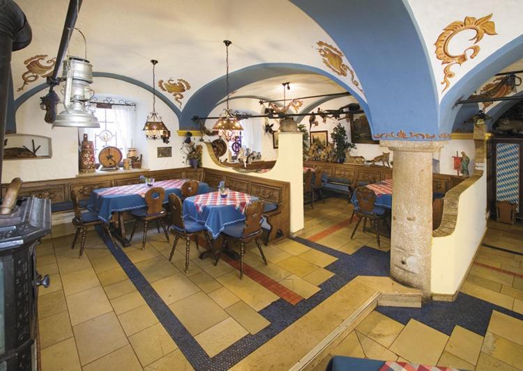 Hotel-Gasthof Zur Post Velburg Eksteriør bilde
